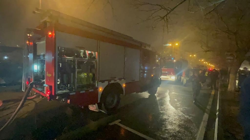 Bakıda restorandakı yanğın söndürüldü - YENİLƏNİB (FOTOLAR/VİDEO)